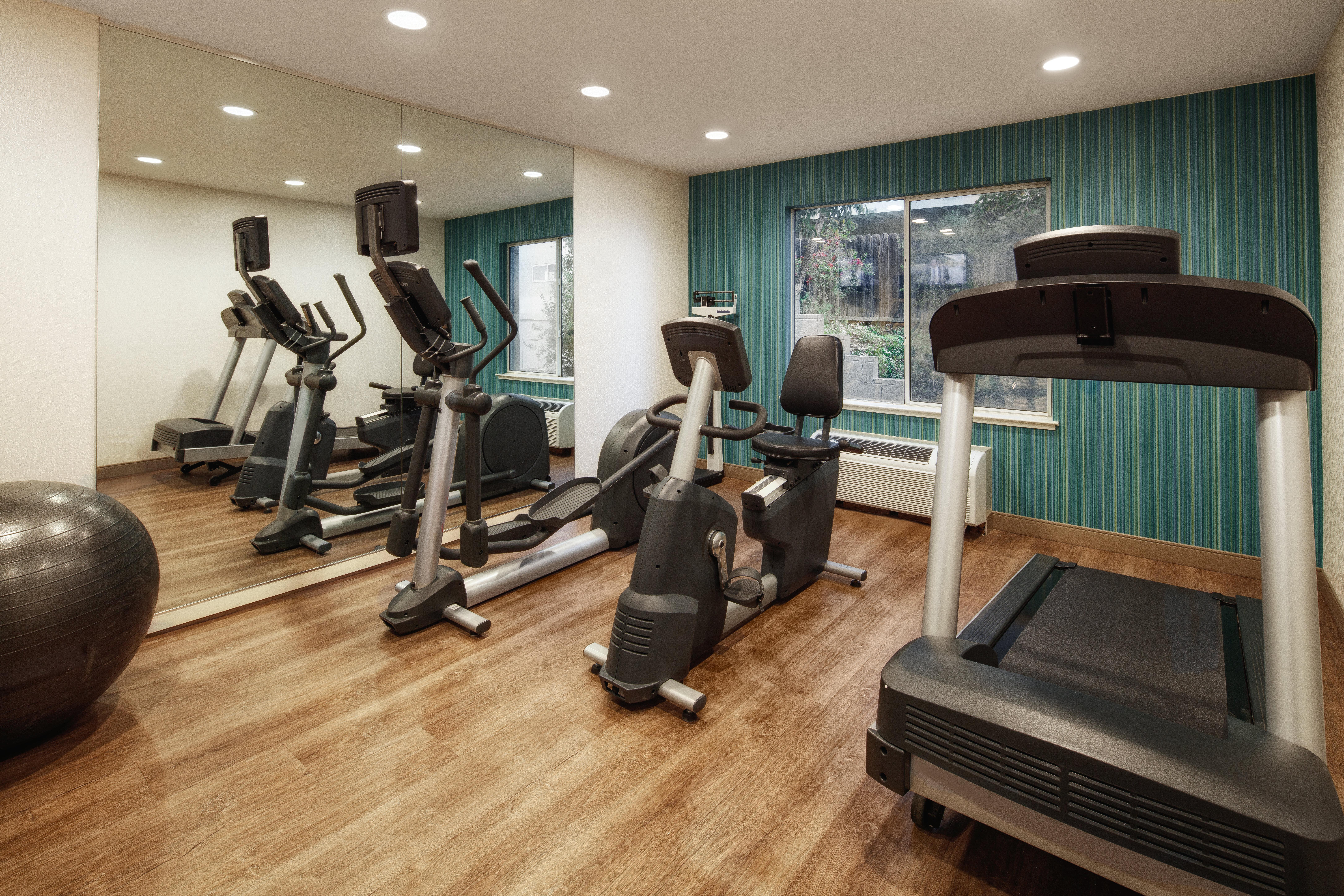 Holiday Inn Express Hotel & Suites Belmont By Ihg Kültér fotó