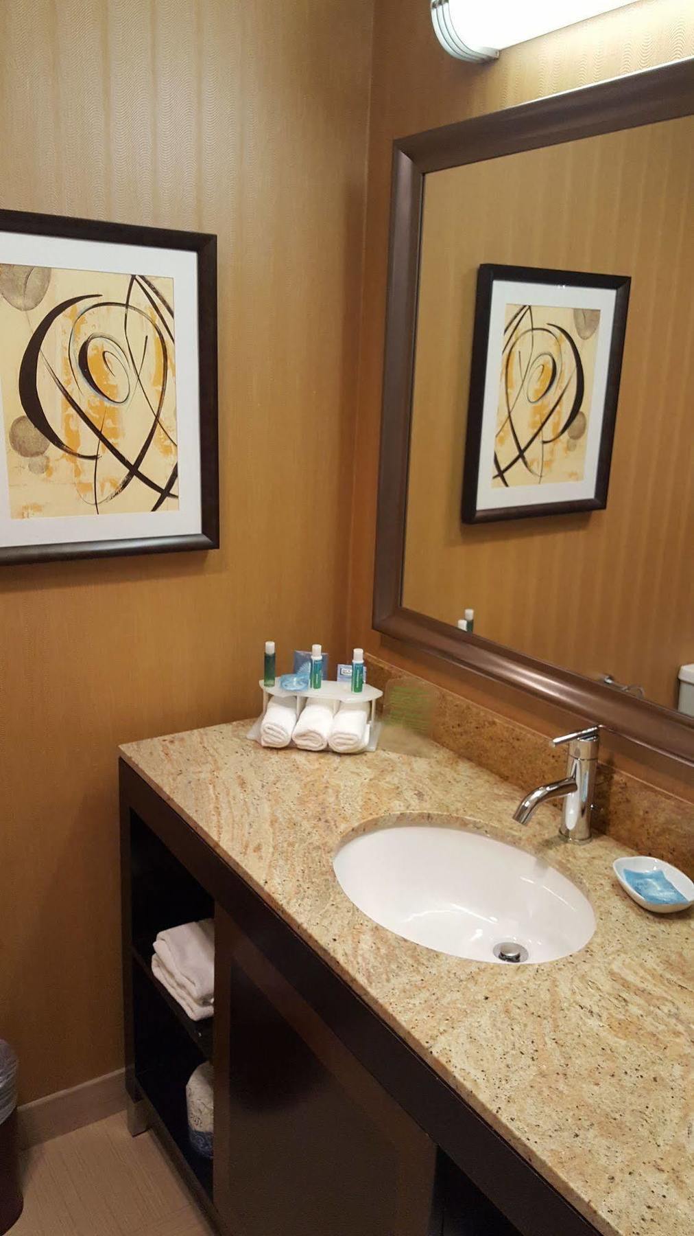 Holiday Inn Express Hotel & Suites Belmont By Ihg Kültér fotó